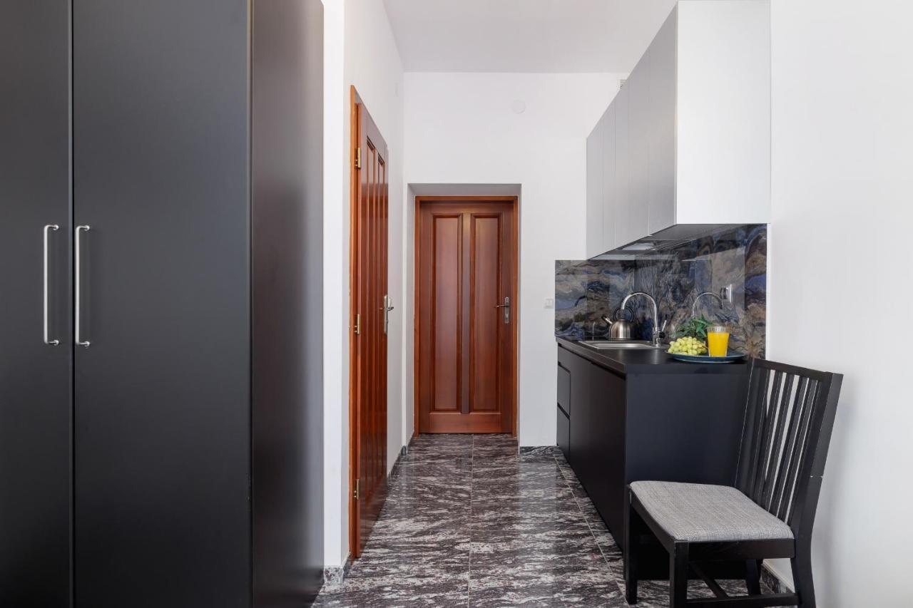 Apartments On Krupowki Street With Mountain View By Noclegi Renters Zakopane Exterior foto